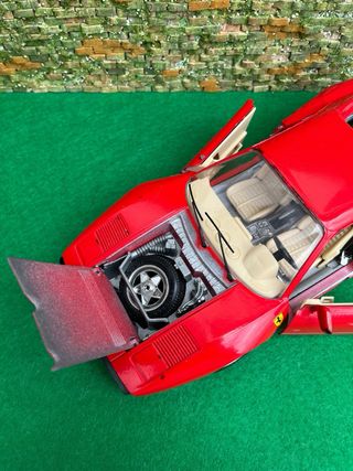 Ferrari GTO 1984 - Escala 1:18 - Burago