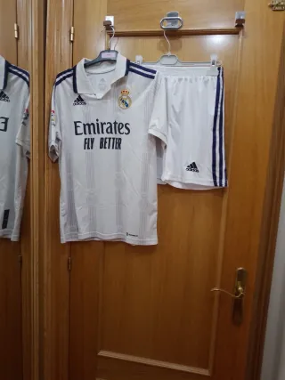 Conjunto Real Madrid Adidas Niño Talla M