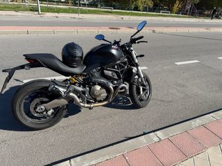 Ducati Monster 821 Negra
