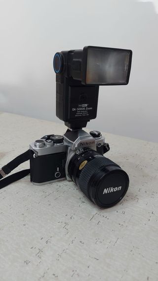 Equipo Fotográfico Nikon: Cámara, Lentes, flashes.