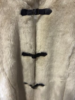 Chaleco de pelo beige