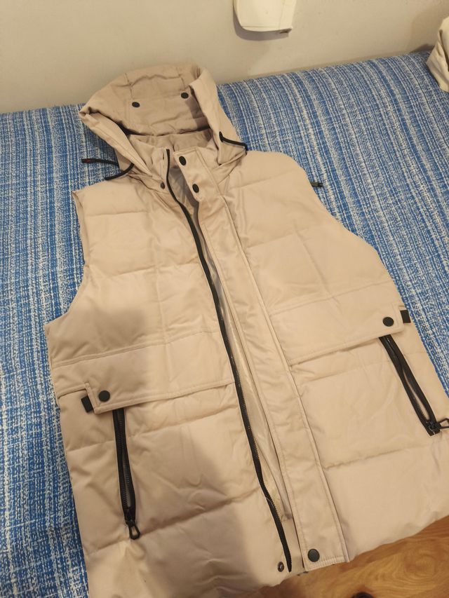 Chaleco 2 negro y otro blanco