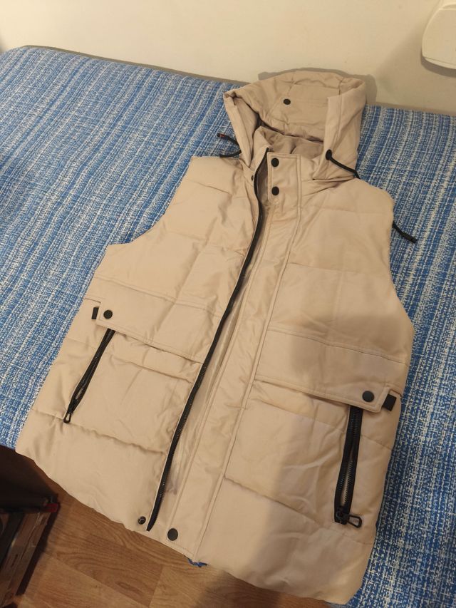 Chaleco 2 negro y otro blanco