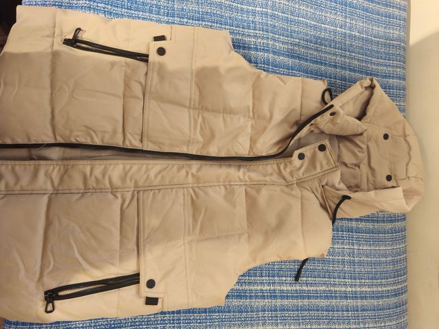 Chaleco 2 negro y otro blanco