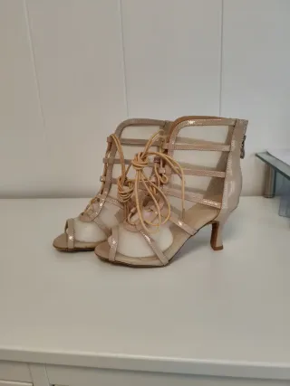 Botines de baile latinos tacón beige
