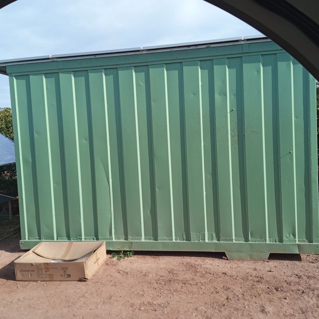 Contenedor caseta de hierro