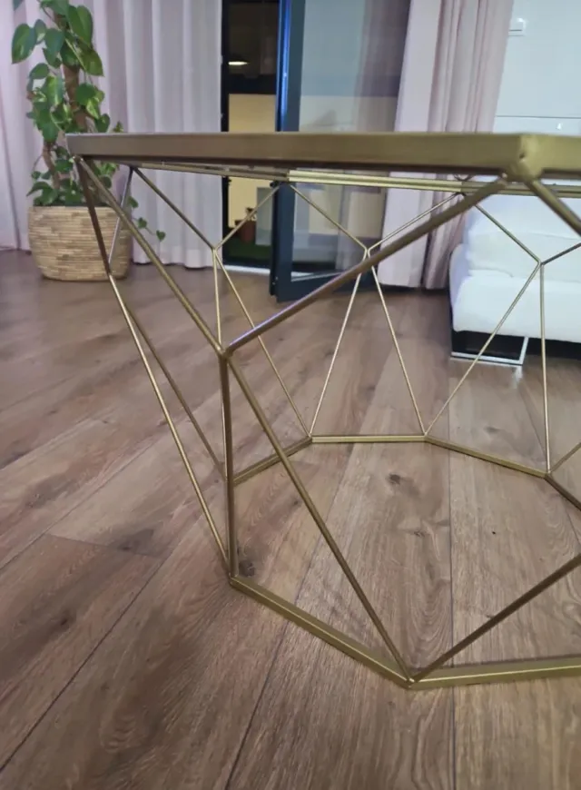 Mesa de centro geométrica cristal y metal