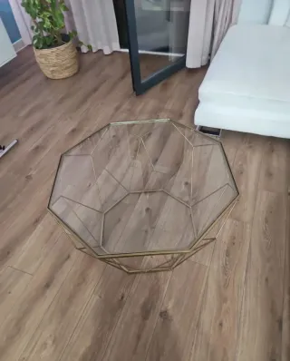 Mesa de centro geométrica cristal y metal