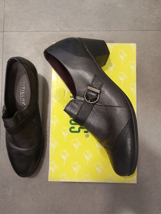 Zapatos abotinados mujer