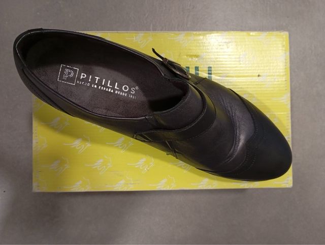 Zapatos abotinados mujer