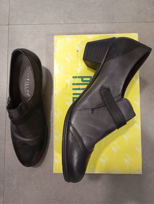 Zapatos abotinados mujer