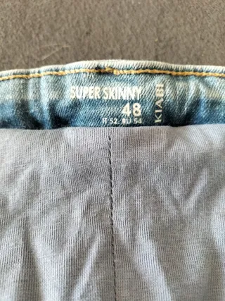 Pantalón vaquero premamá pitillo