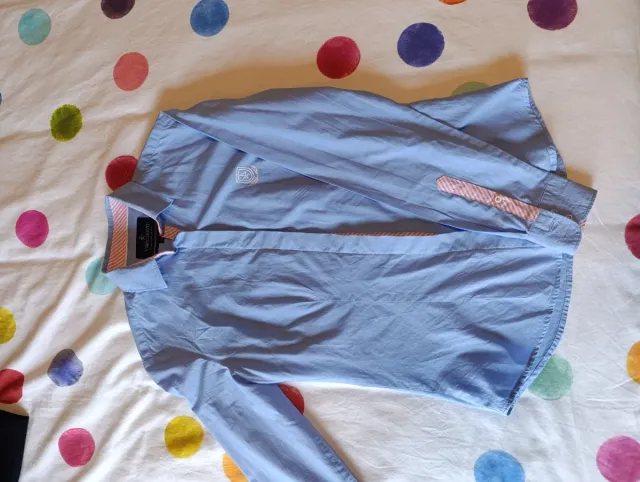 Camisa Valecuatro azul y rosa