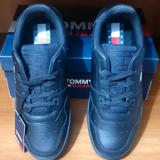 TOMMY HILFIGER ORIGINAL A ESTRENAR TALLA 42