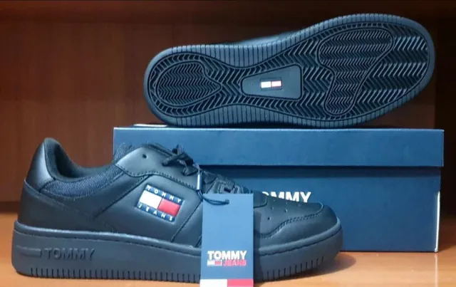 TOMMY HILFIGER ORIGINAL A ESTRENAR TALLA 42