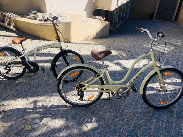 Bicicleta plegable blanca