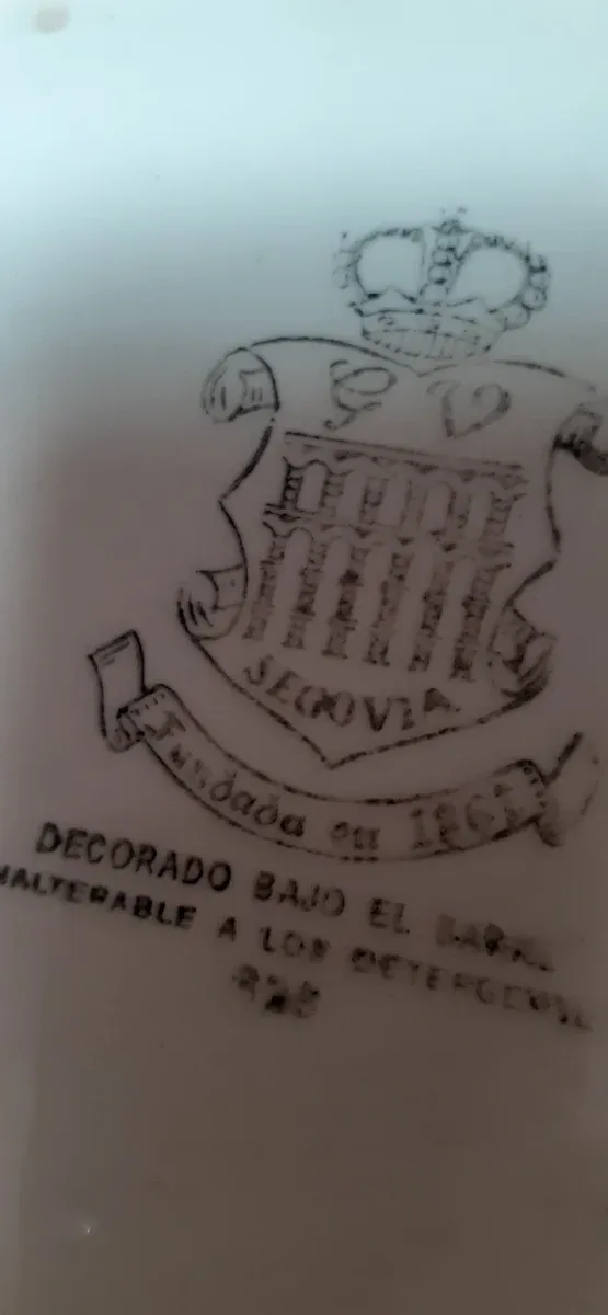 Lote de platos de porcelana decorados