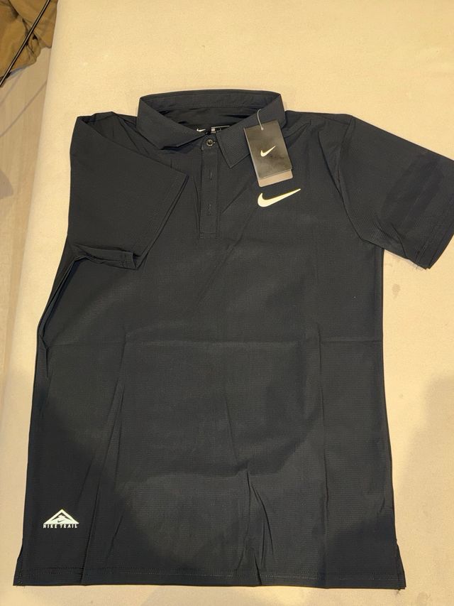 Camiseta Nike Trail Negra