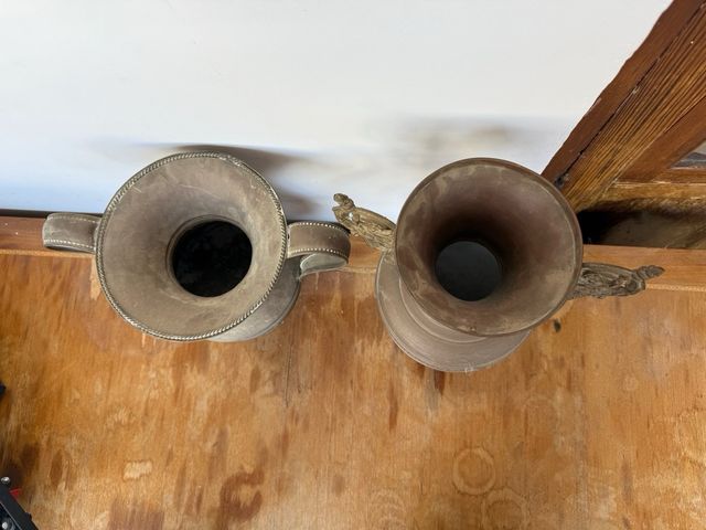 Lote 2 jarrones latón antiguos