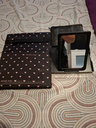 Maletín maquillaje y productos personal,mas espejo