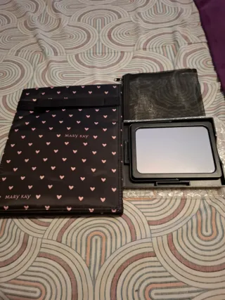 Maletín maquillaje y productos personal,mas espejo