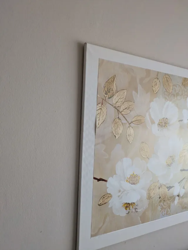 Cuadro flores blancas y doradas