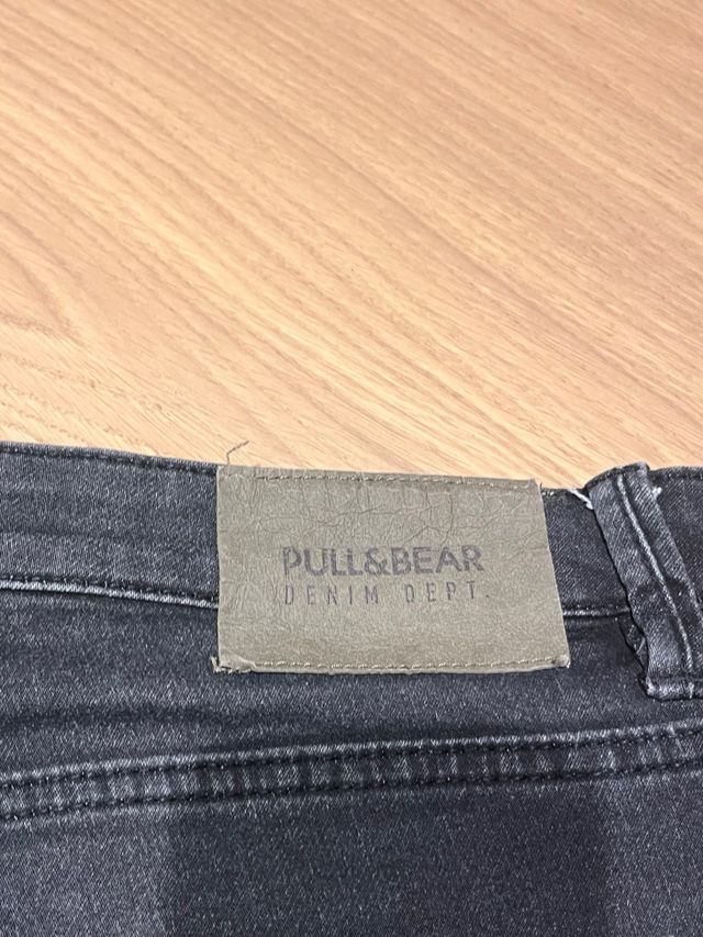 Pantalón corto Pull&Bear negro