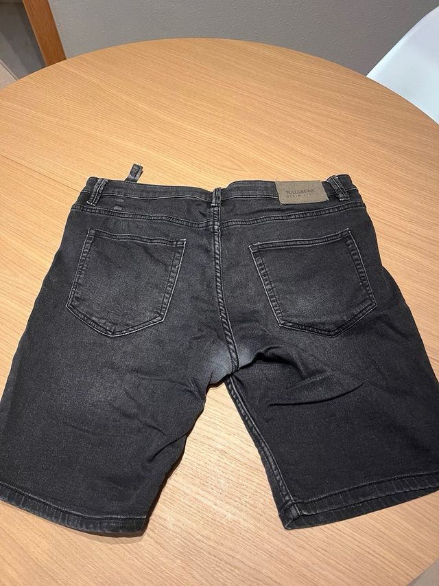 Pantalón corto Pull&Bear negro