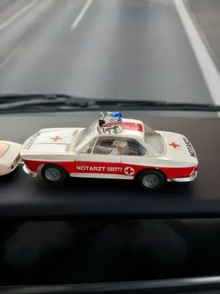 Scalextric Porsche 908/3 y Coche de Policía