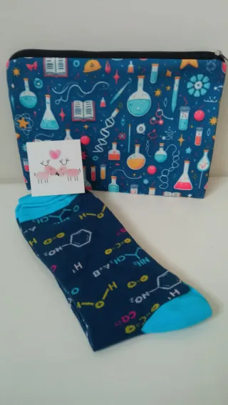 Regalo Navidad: Neceser y calcetines de química