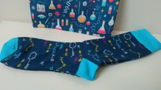 Regalo Navidad: Neceser y calcetines de química