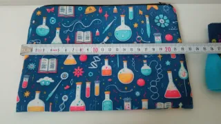 Regalo Navidad: Neceser y calcetines de química