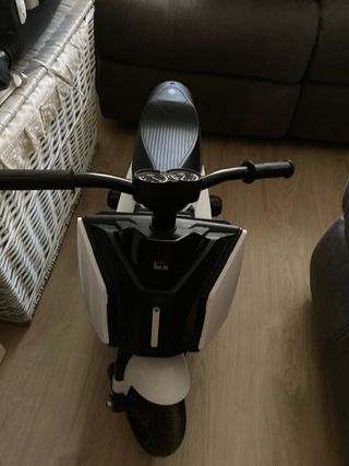 Moto eléctrica infantil