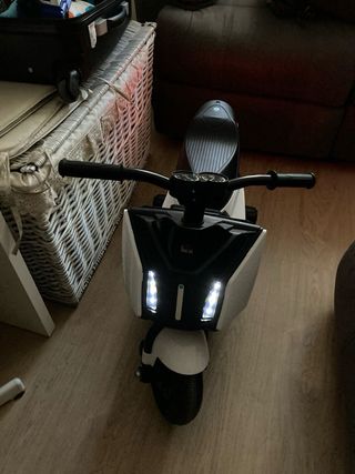 Moto eléctrica infantil