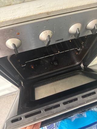 se vende vitro y horno