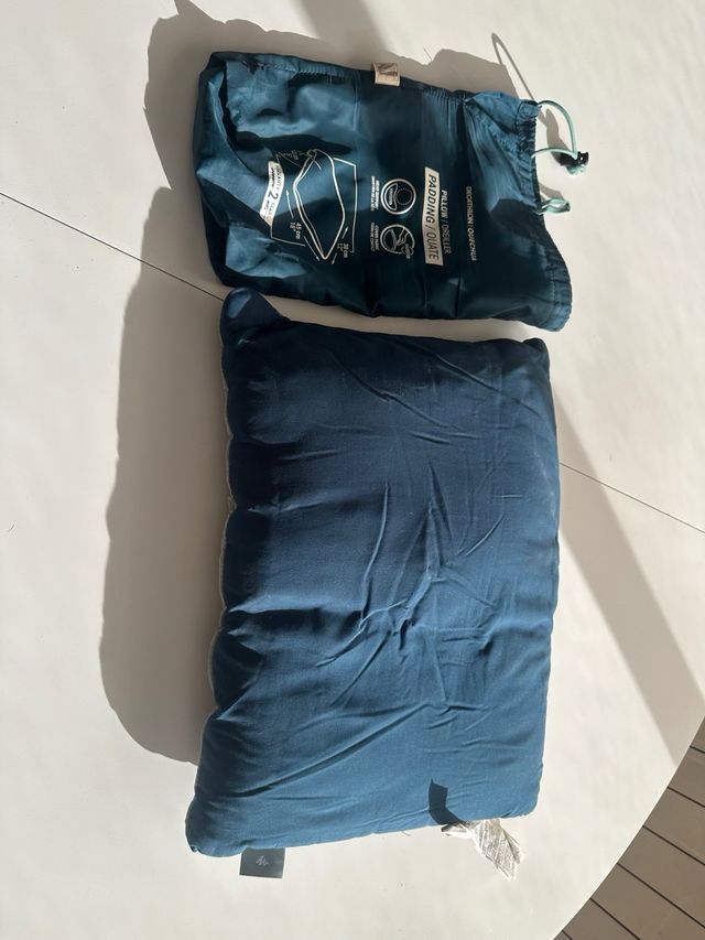 Almohada de viaje Quechua azul