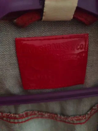 Chaqueta Levis Roja