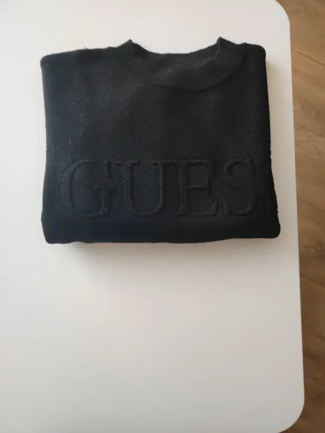 Jersey Guess Negro con Logo