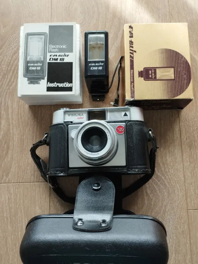 Cámara Werlisa color + Flash EVA BLITZ DM-18