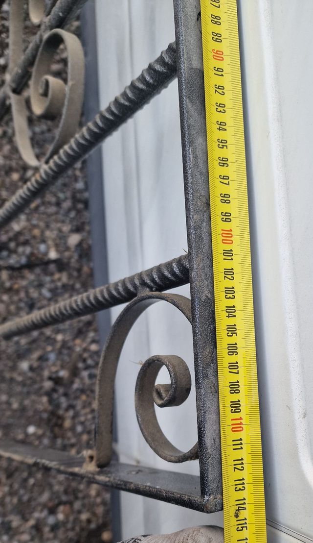 Reja de hierro forjado decorativa