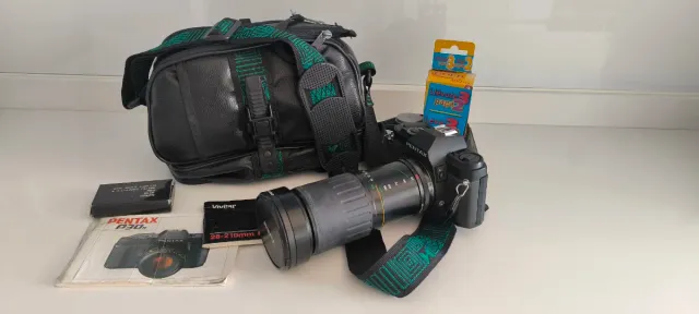 Cámara Pentax P30 + Teleobjetivo Vivitar