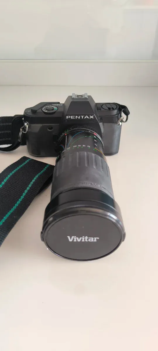 Cámara Pentax P30 + Teleobjetivo Vivitar