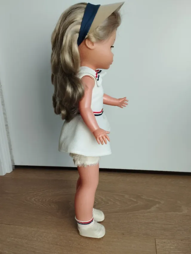Muñeca Nancy con vestido deportivo años 70