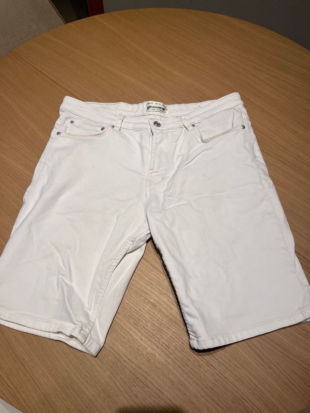 Pantalón corto blanco Pull&Bear