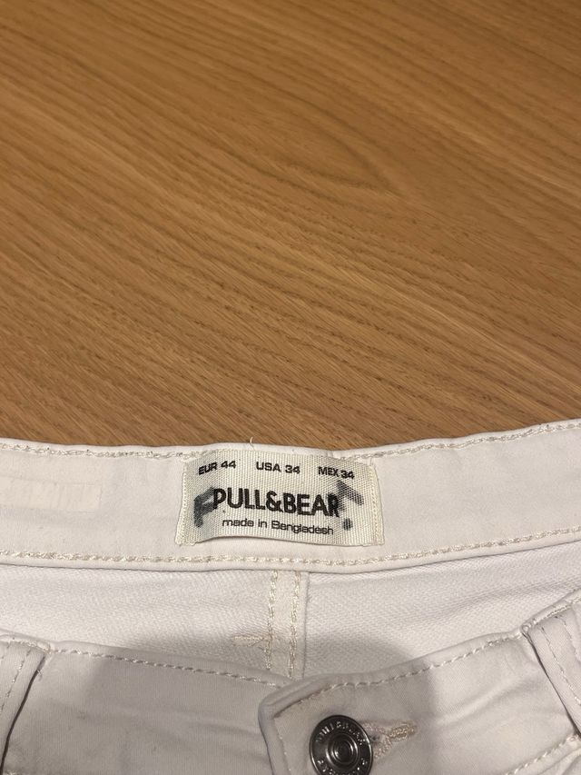 Pantalón corto blanco Pull&Bear