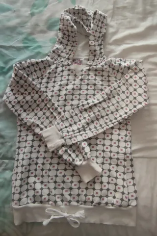 Sudadera con capucha estampada