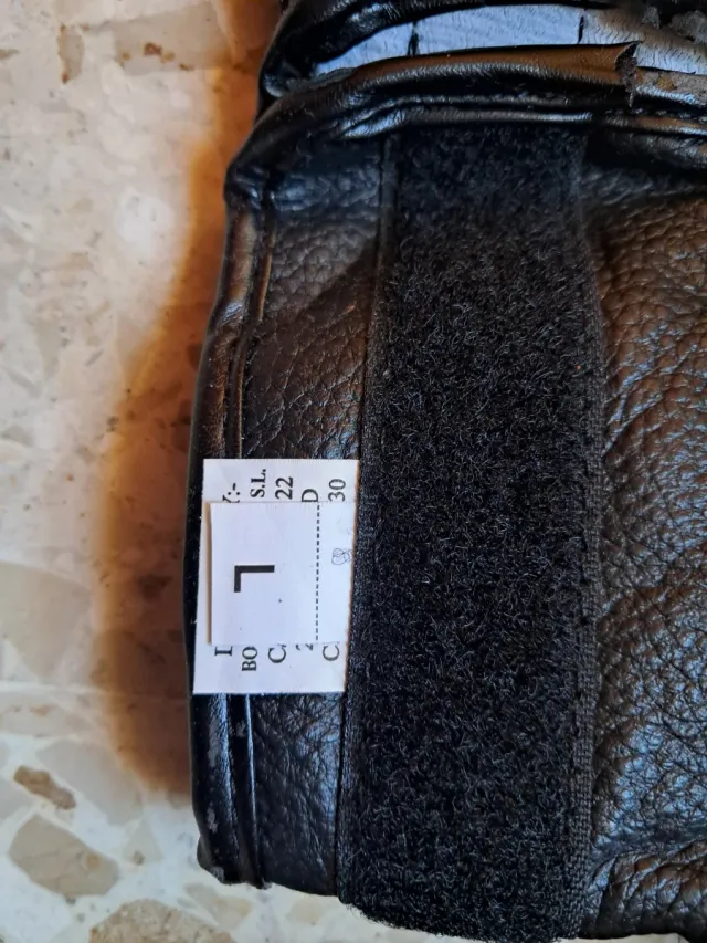 Guantillas MMA Charlie Talla L