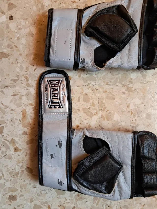 Guantillas MMA Charlie Talla L