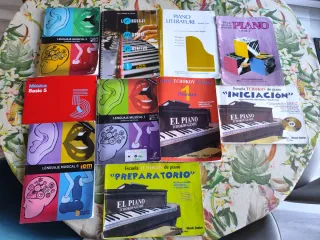 Libros de piano y música - Varios títulos