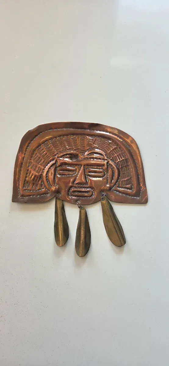 Máscara Cobre Repujado Precolombina
